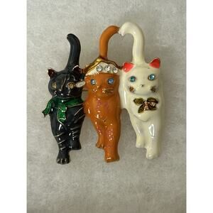 Adorable Gold Tone Enamel Christmas Kitty Brooch/ Pendant
